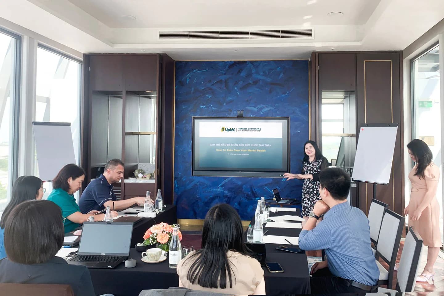 LÀM THẾ NÀO ĐỂ CHĂM SÓC SỨC KHỎE TINH THẦN CHO CẤP QUẢN LÝ 